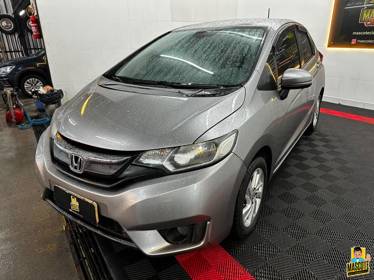 Modelo FIT LX 1.5
